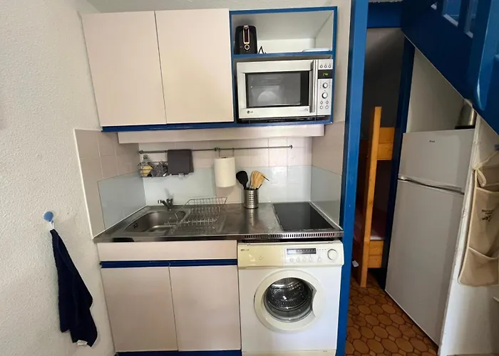 Pavillon Eaux Vives A Pierre La *